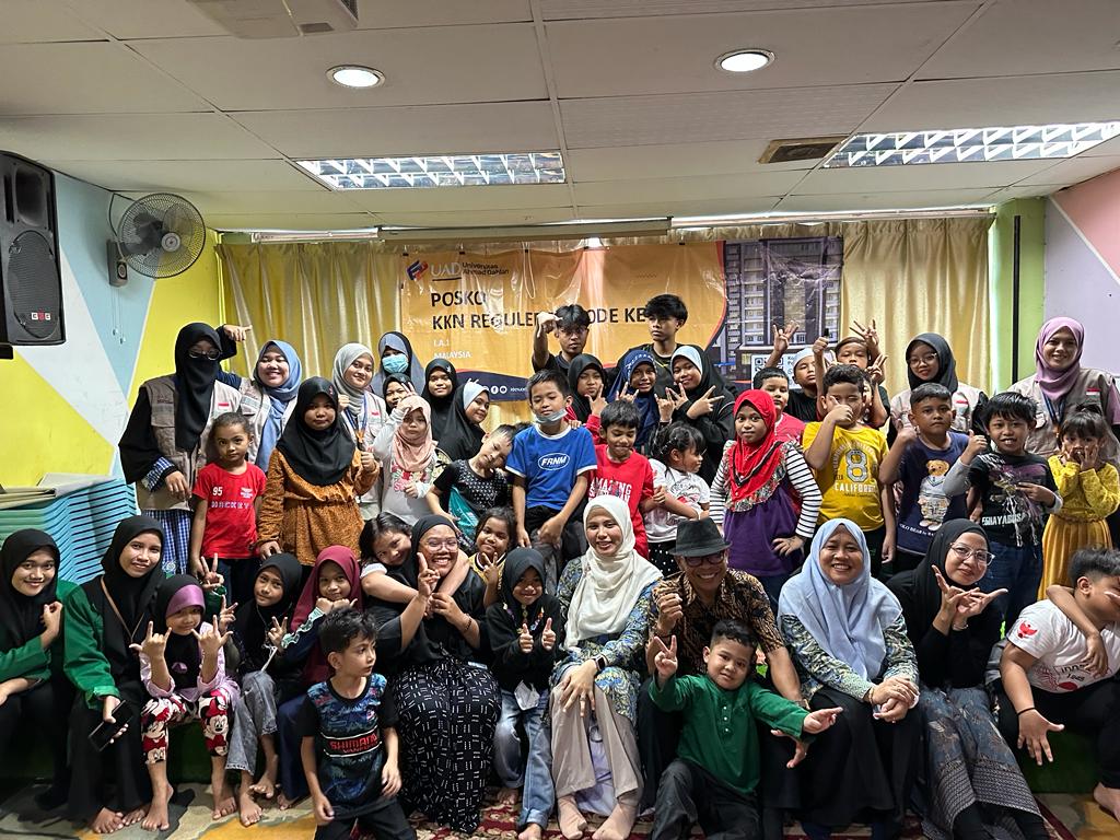 KKN KI Malaysia UAD Nobar Film Kisah Nabi Nuh untuk Anak-Anak SB Permai Penang
