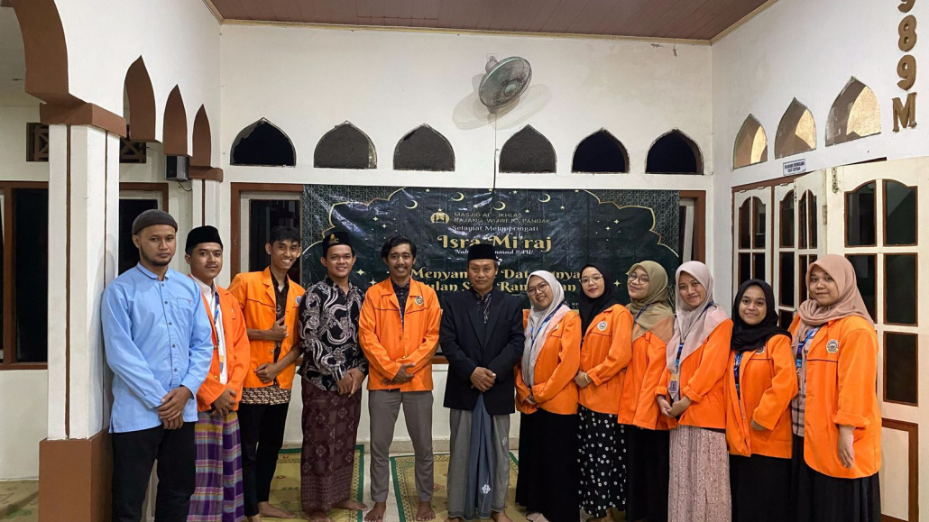 Mahasiswa KKN UAD Semarakkan Isra Mikraj di Dusun Bajang