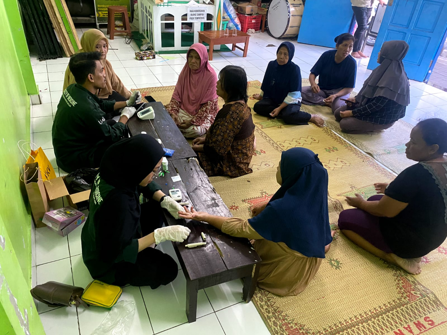Mahasiswa KKN UAD Gelar Cek Gula Darah dan Tekanan Darah Gratis bagi ...