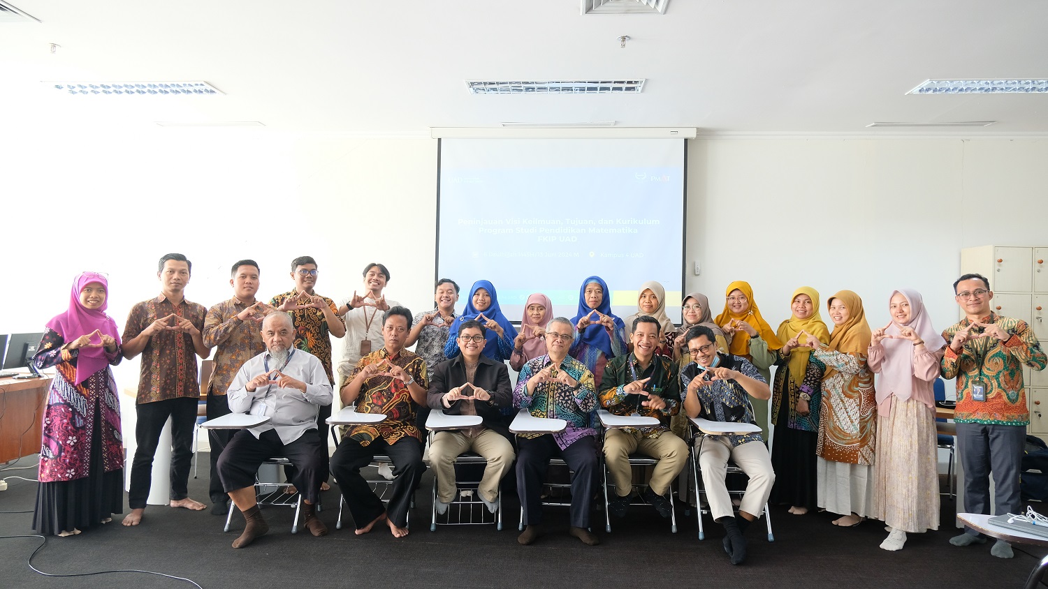 Prodi Pendidikan Matematika UAD Gelar Peninjauan Kurikulum Bersama para ...