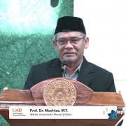 Sambutan Rektor Universitas Ahmad Dahlan (UAD) pada Pengajian Maulid Nabi saw (Dok. Lusi)