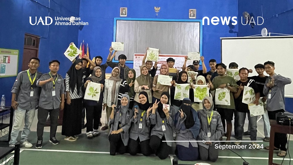 Sosialisasi Ecoprint Tote Bag oleh Mahasiswa KKN MAs 115 di Bakalan 