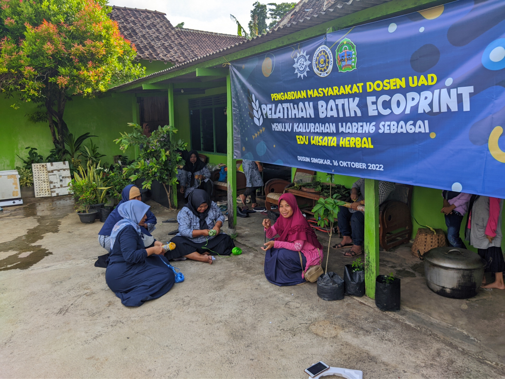 Tim PPM UAD Adakan Pelatihan Batik Ecoprint di Kalurahan Wareng